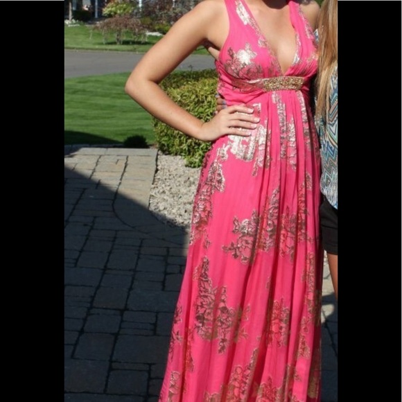 Xcape Prom Dress - Picture 1 of 5
